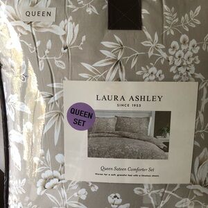 New Laura Ashley | Full/Queen | Taupe Floral | 3-Piece Comforter Set Cotton